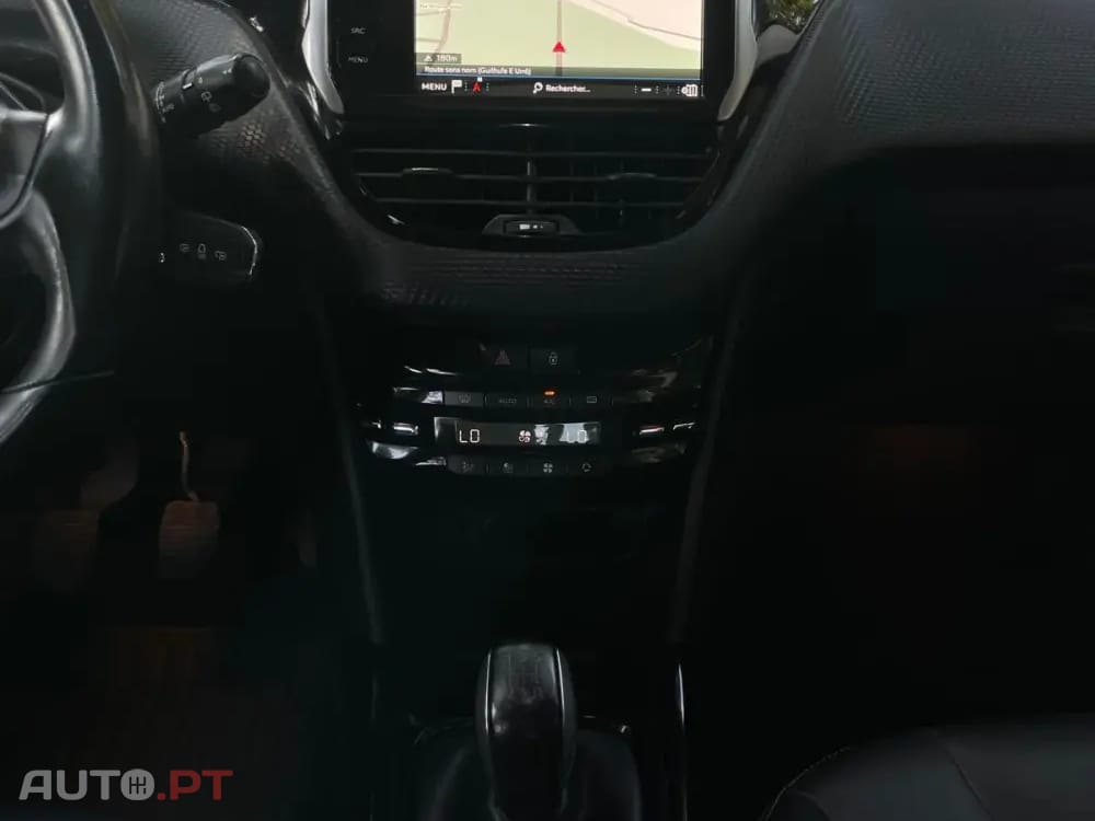 Peugeot 2008 1.2 PureTech Allure