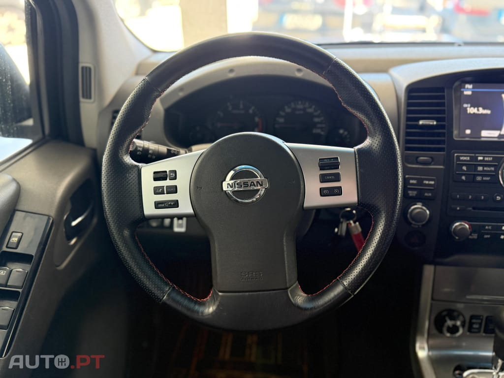 Nissan Navara 2.5 dCi CD LE Hi-Tech +P.Premium AT 4WD