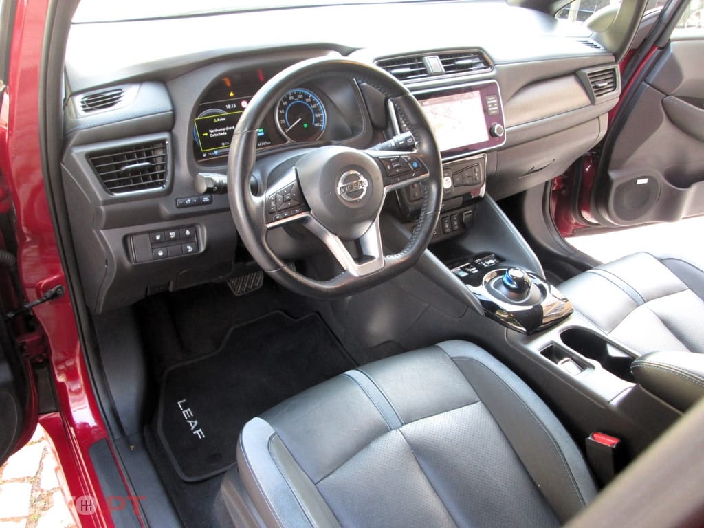 Nissan Leaf Tekna Two Tone