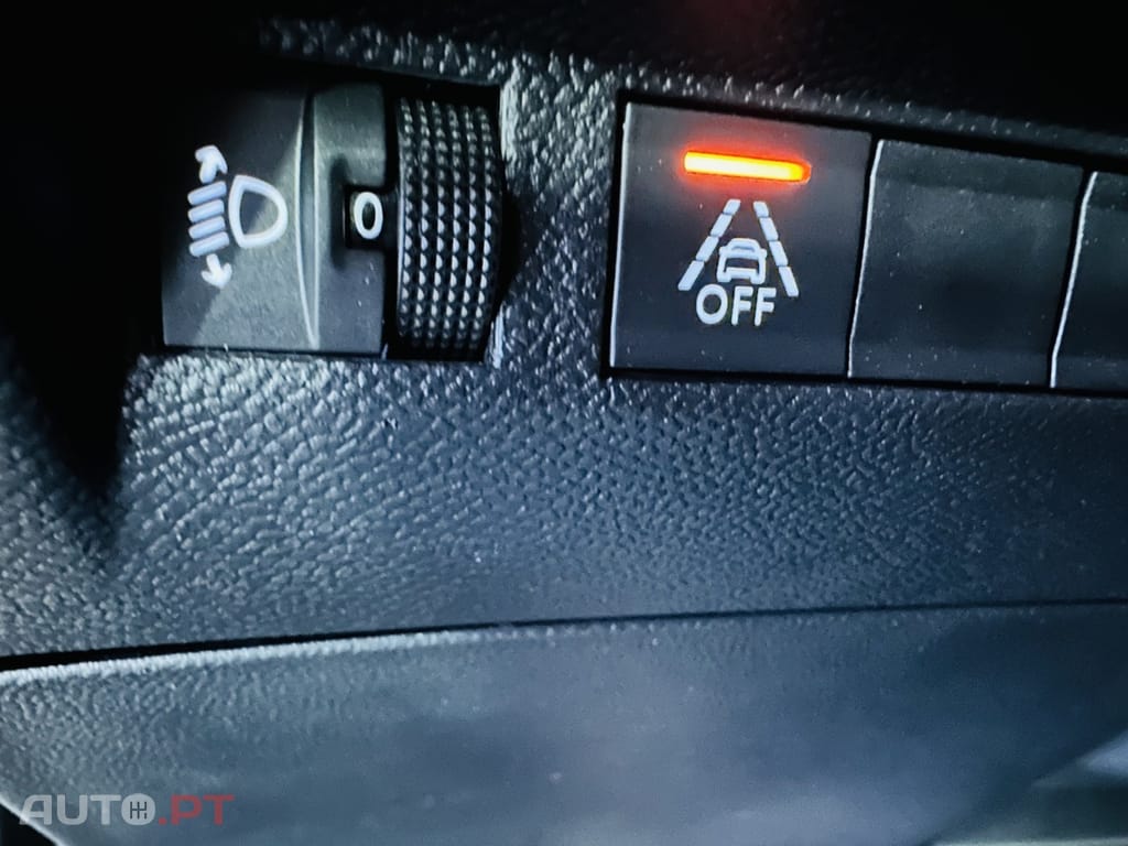 Peugeot E-2008 50 kWh Active Pack