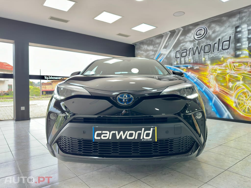 Toyota C-HR 2.0 Hybrid Square Collection