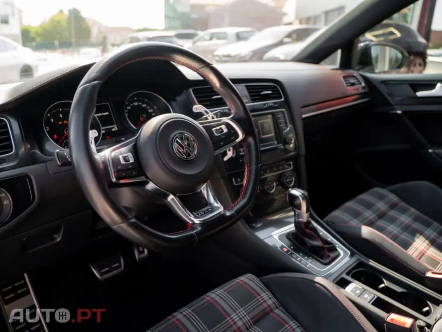 Volkswagen Golf 2.0 TSi GTi DSG Performance