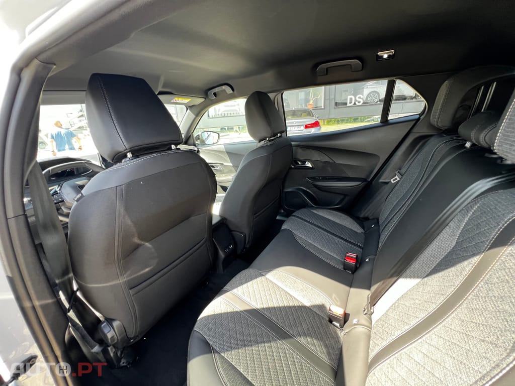 Peugeot 2008 1.2 PureTech Allure