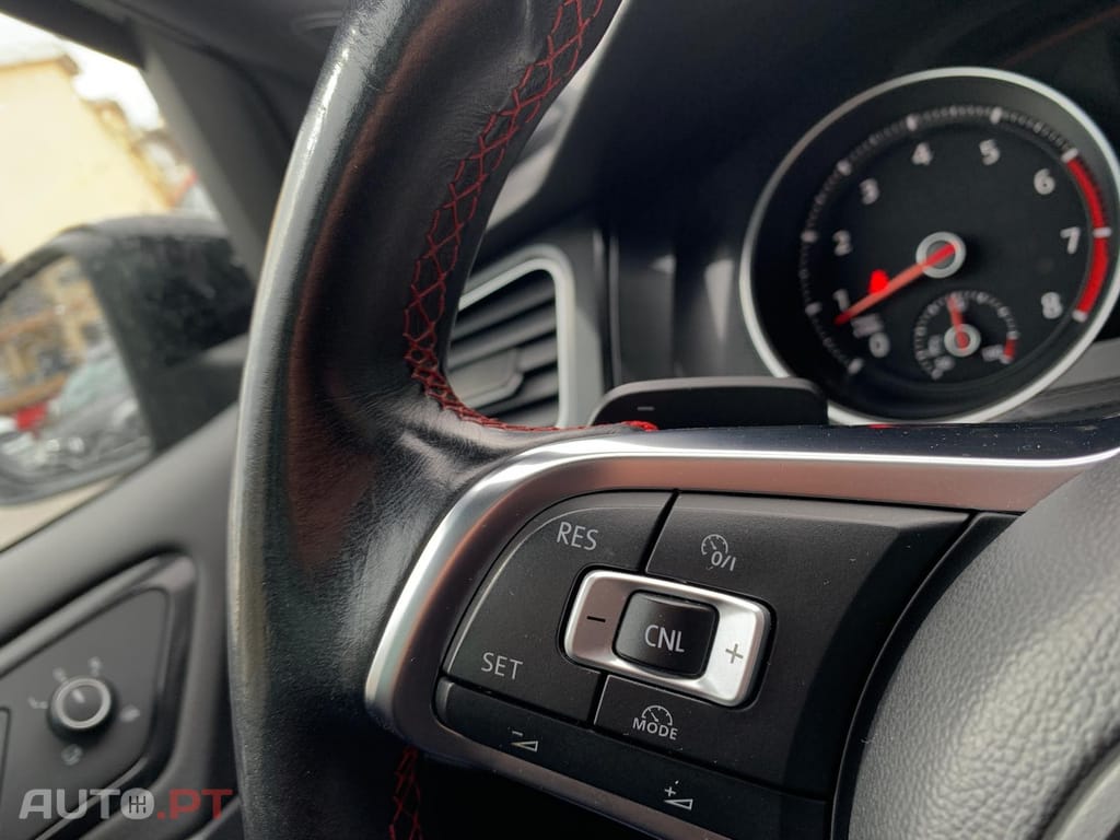 Volkswagen Golf 2.0 TSi GTi DSG Performance