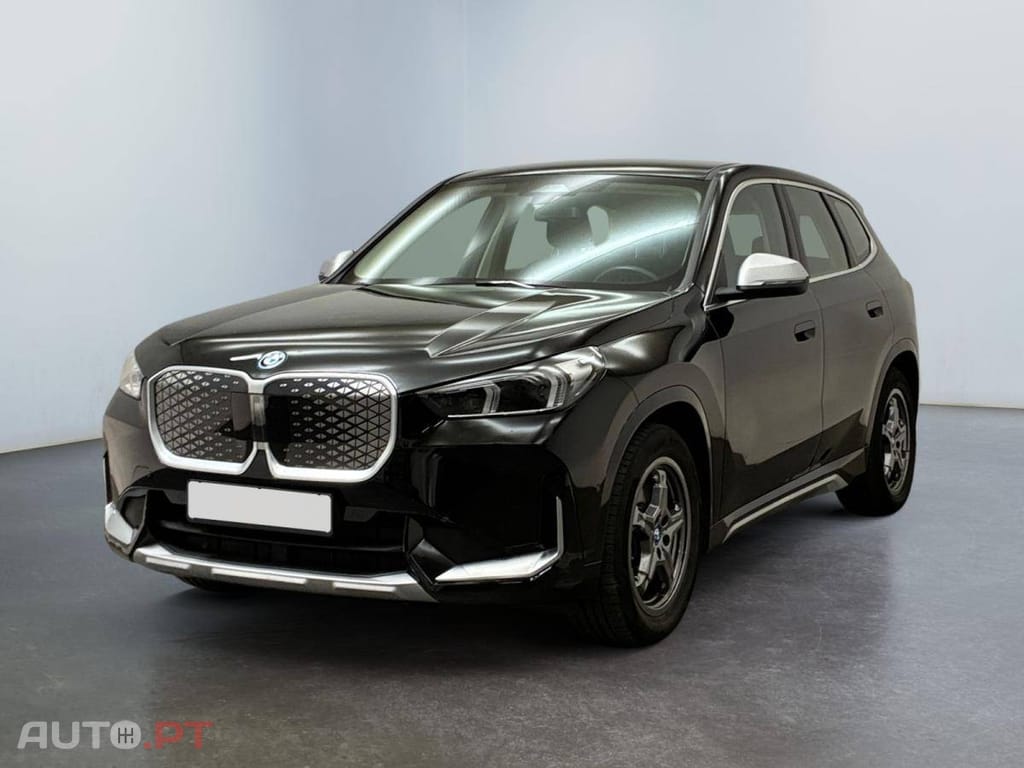 BMW iX1 xDrive30 xLine