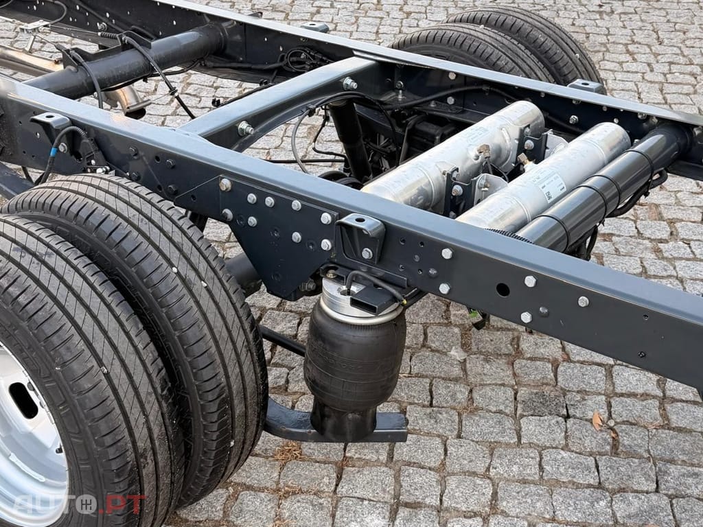 Iveco Daily CONTENTOR + PLATAFORMA