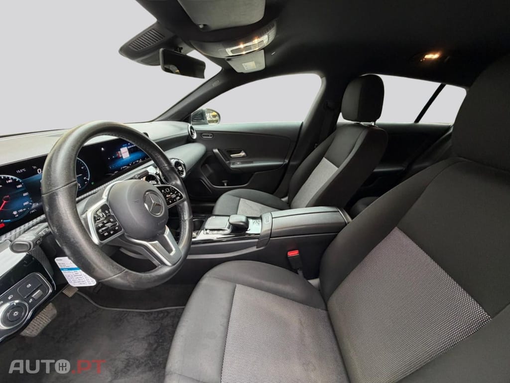 Mercedes-Benz CLA 180 D Business DCT