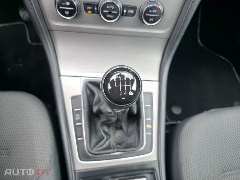 Volkswagen Golf 1.6 TDi BlueMotion Confortline