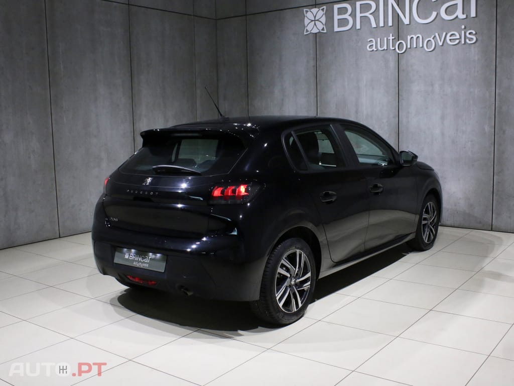 Peugeot 208 PureTech 100 EAT8 Active