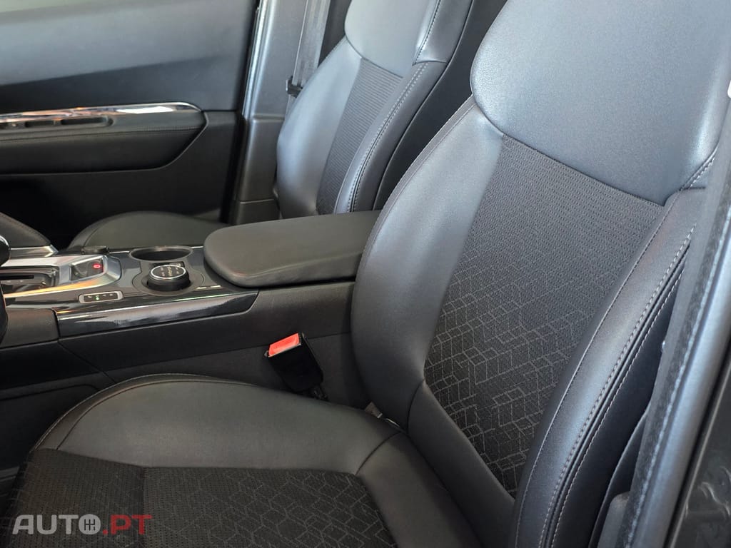 Peugeot 3008 2000 hybrid