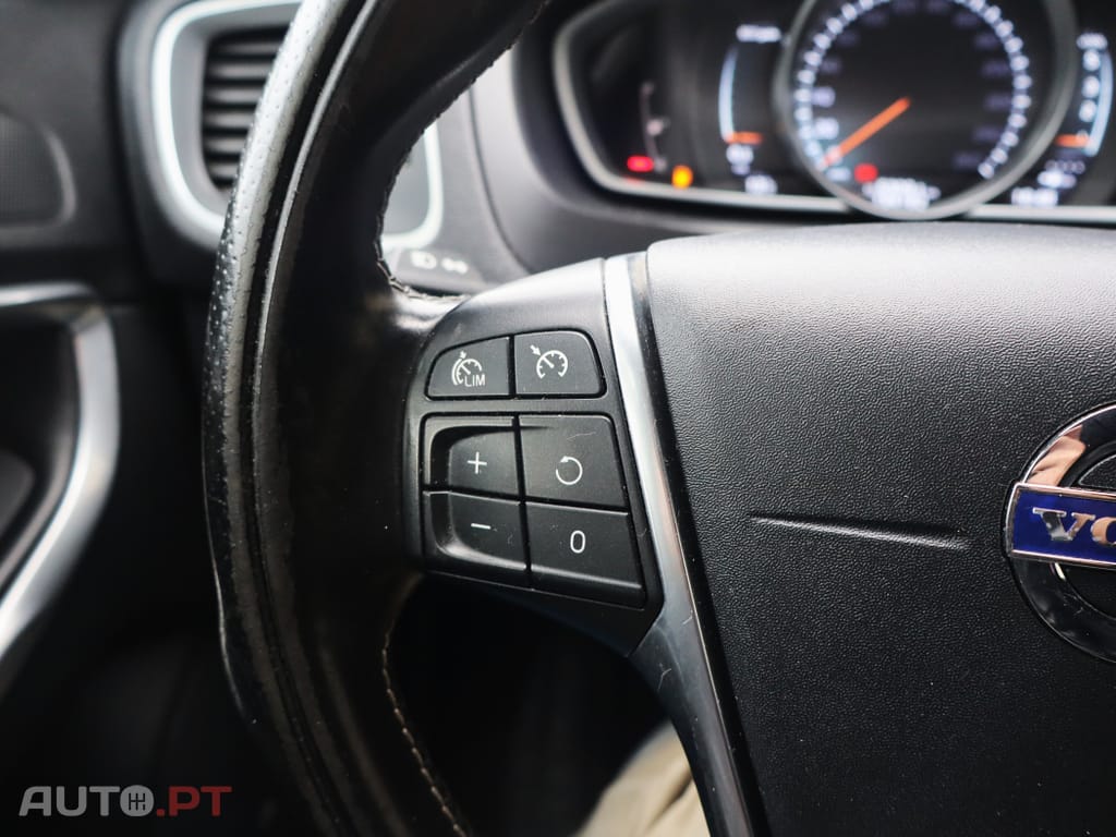 Volvo V40 2.0 D2 R-Design
