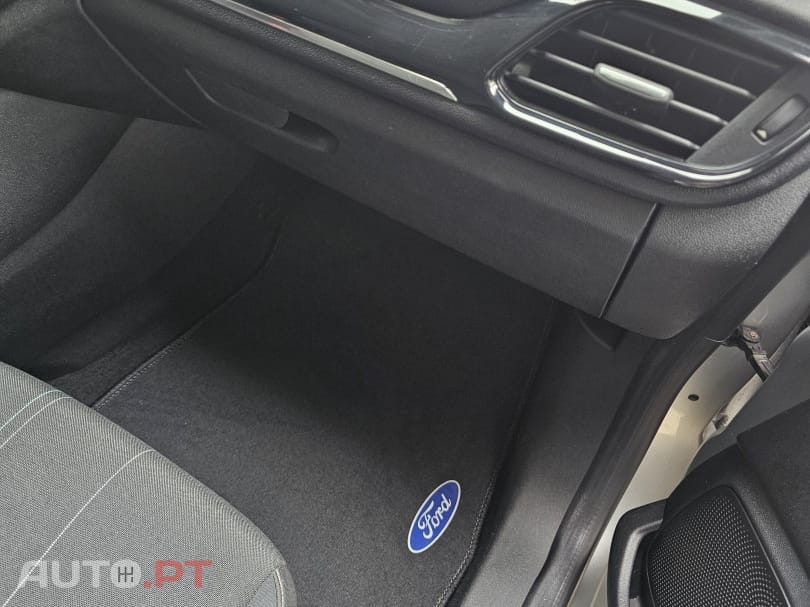 Ford Fiesta 1.1 Ti-VCT Business