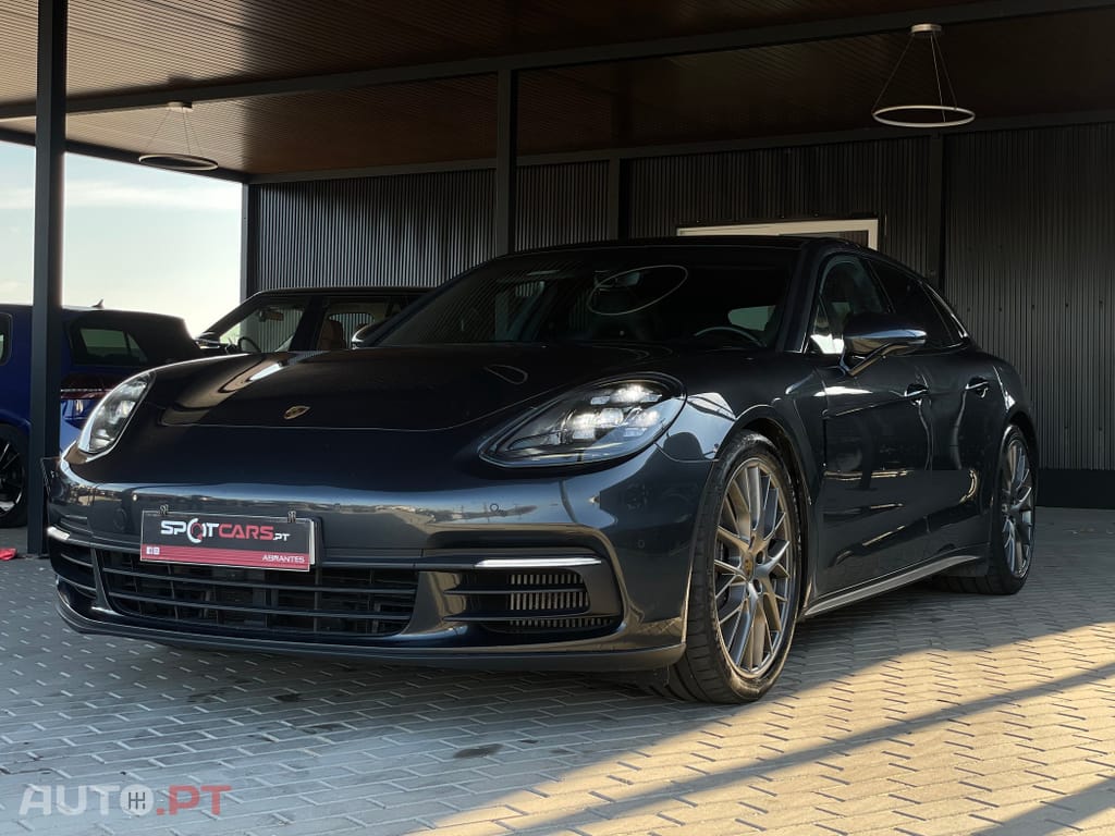 Porsche Panamera 4 E-Hybrid