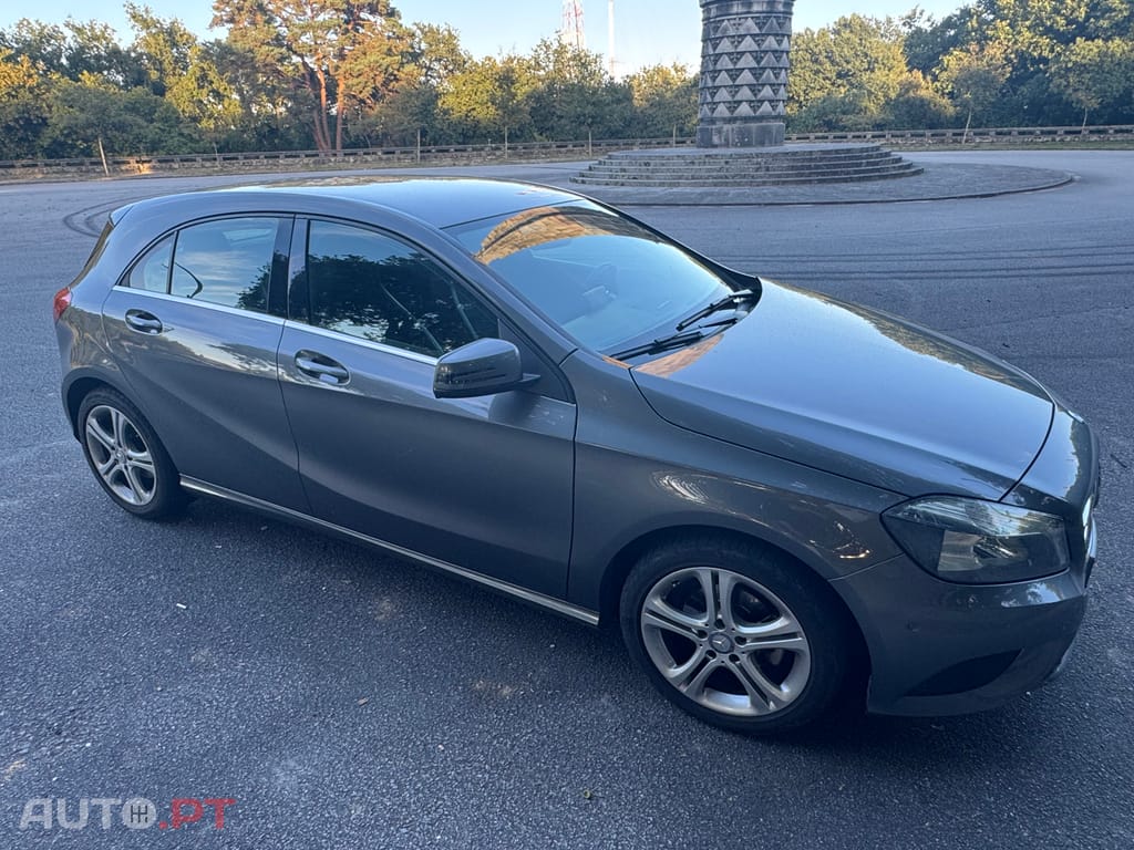 Mercedes-Benz A 180 Urban caixa automática