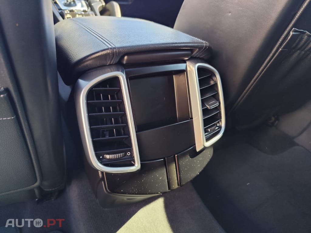 Porsche Cayenne Platinum Edition