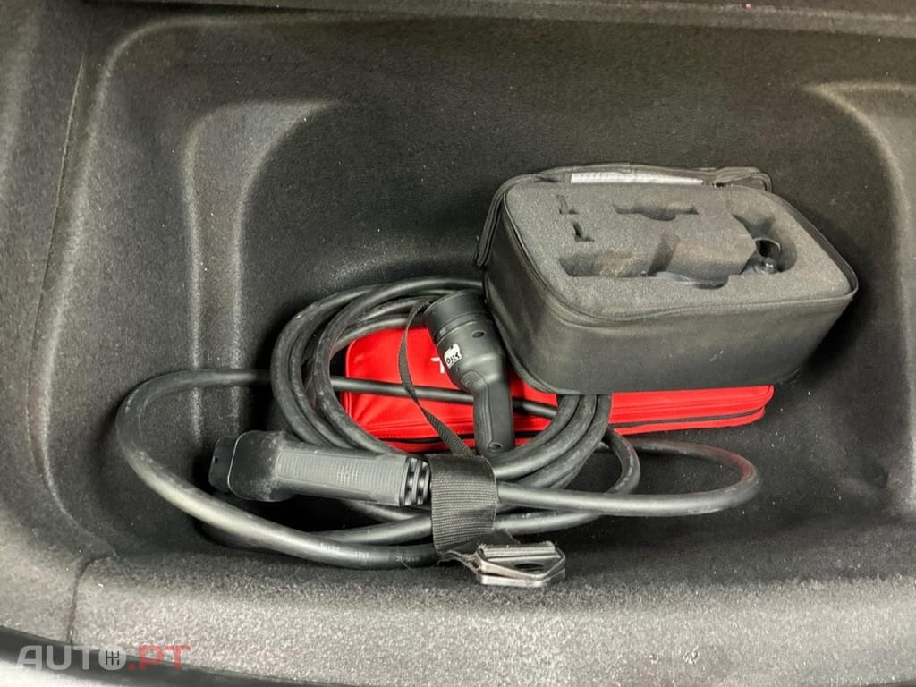 Tesla Model Y Long Range Dual Motor AWD