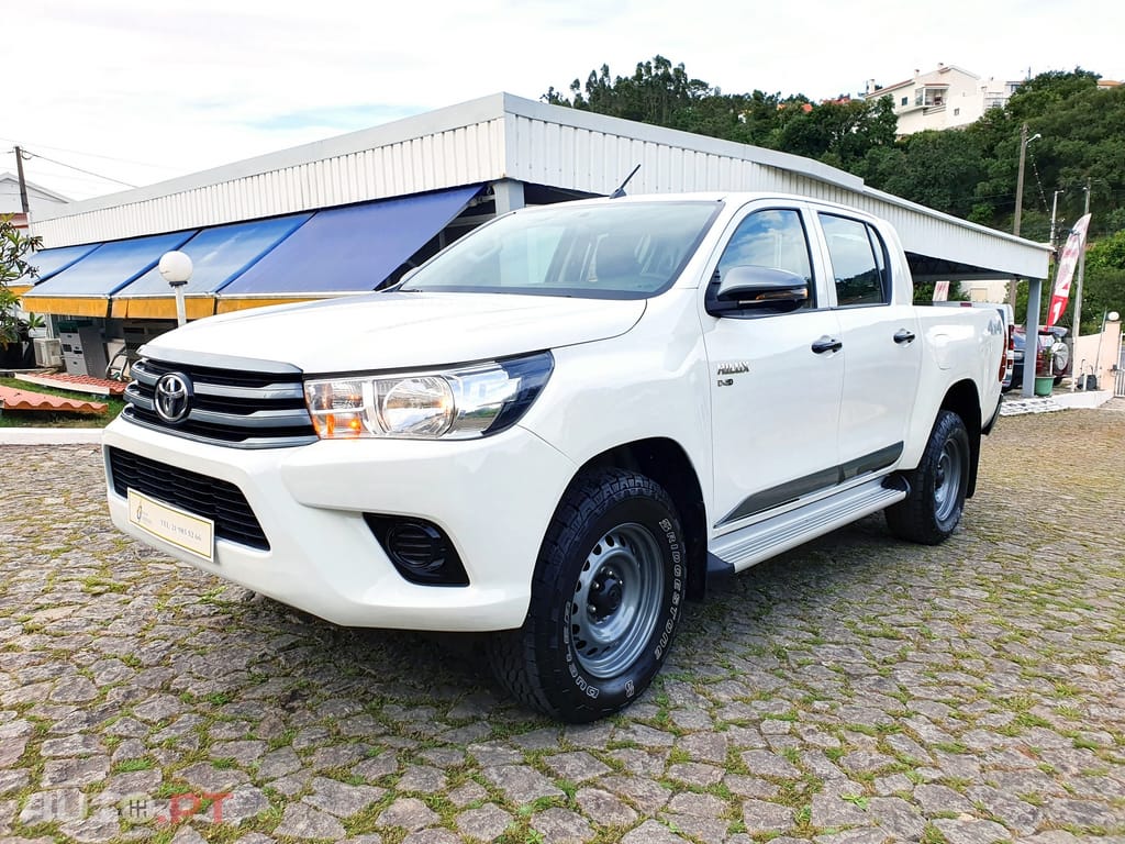 Toyota Hilux 2.4 D-4D 4WD CD CM