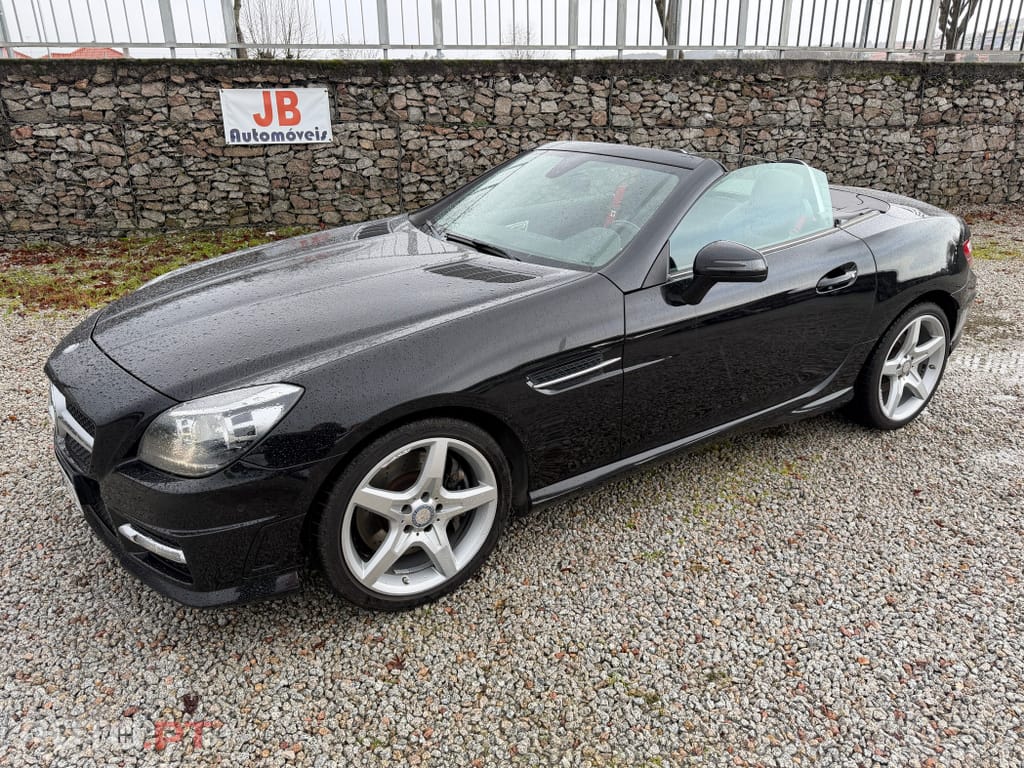 Mercedes-Benz SLK 200 Outro