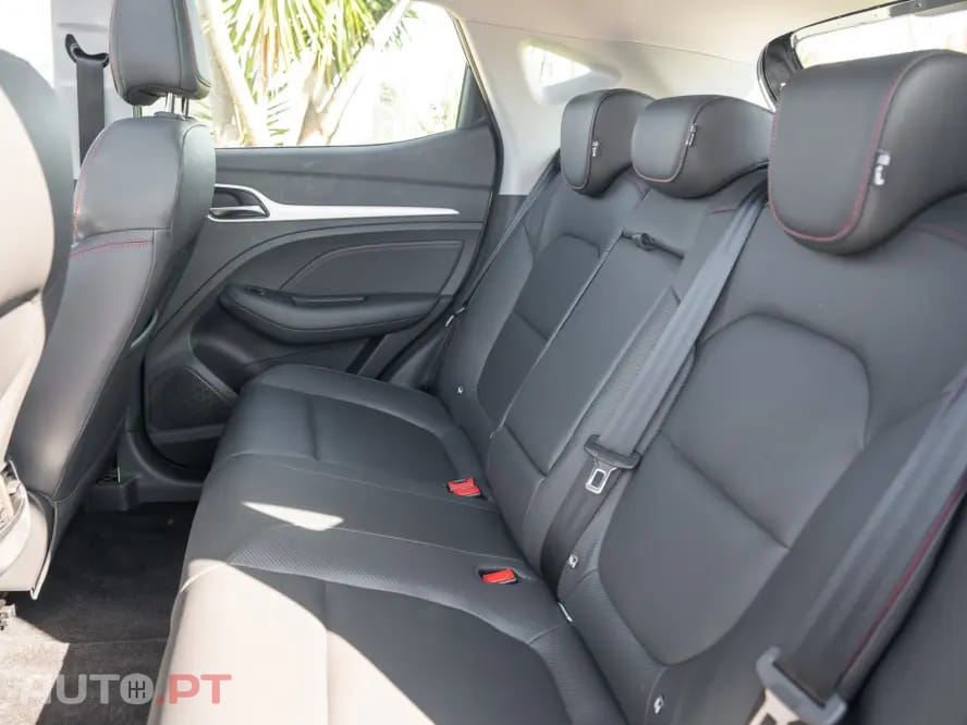 MG ZS Standard Luxury
