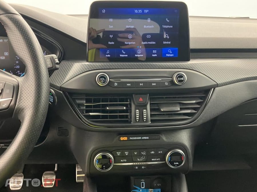 Ford Focus 1.0 EcoBoost Hybrid ST-LINE