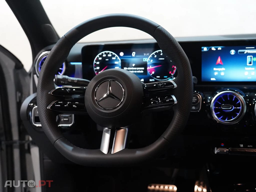 Mercedes-Benz A 250 e AMG Line