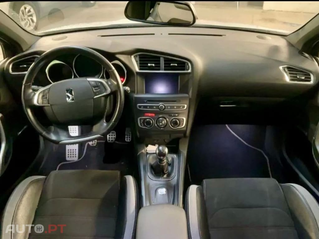 DS DS4 PureTech 130 PERFORMANCE LINE