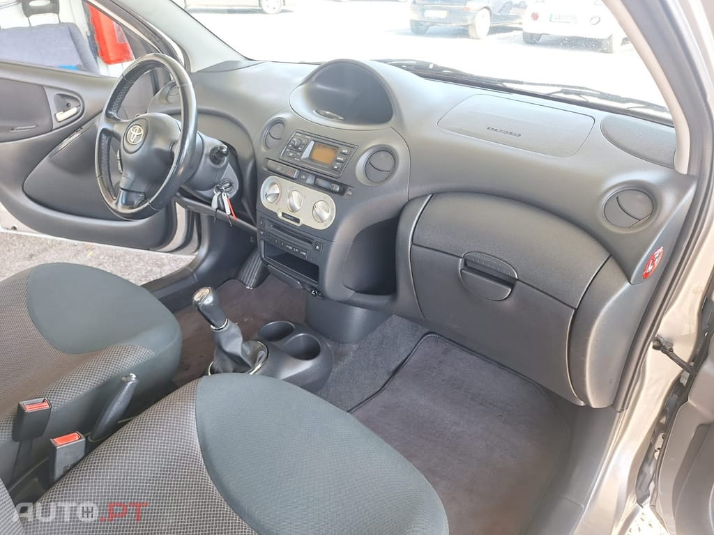 Toyota Yaris 1.0 Sol