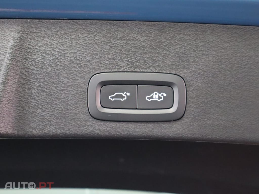Volvo XC40 1.5 T5 Plus Bright PG HYBRID
