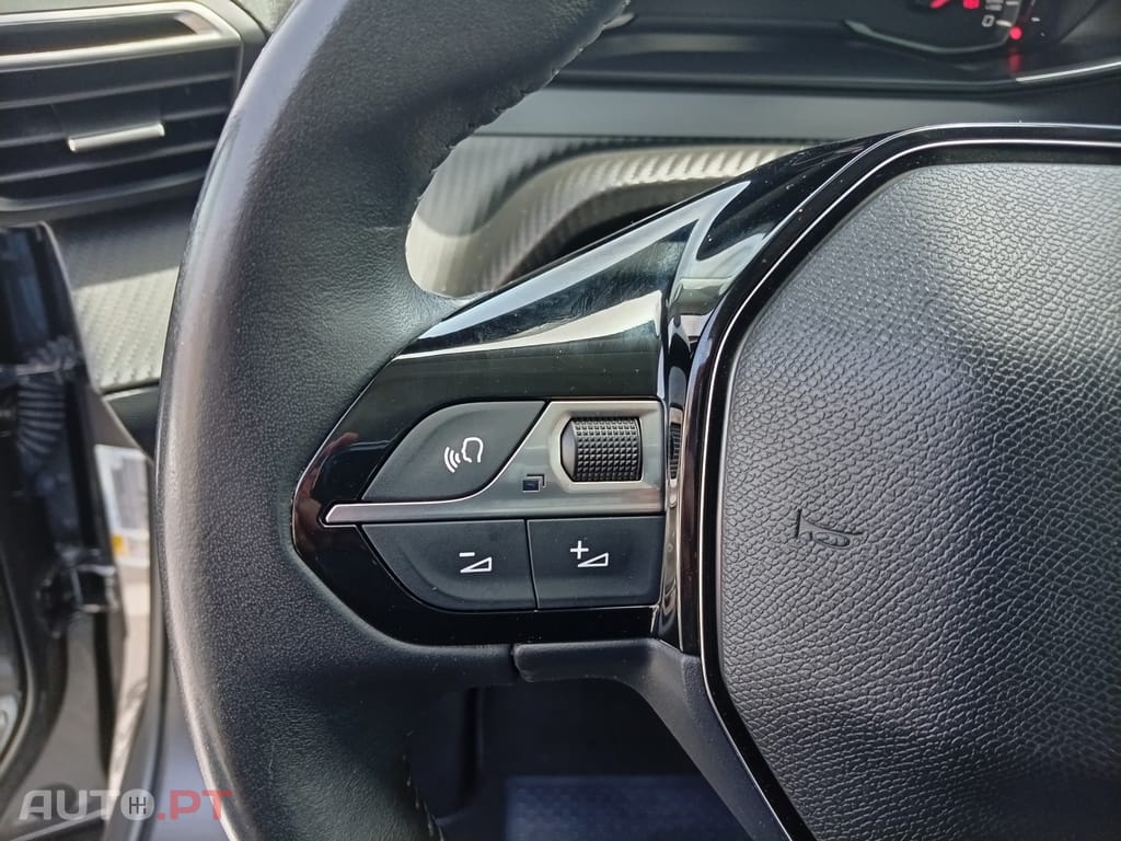 Peugeot 2008 1.2 PureTech Active Pack
