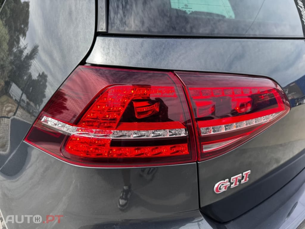 Volkswagen Golf 2.0 TSI GTI