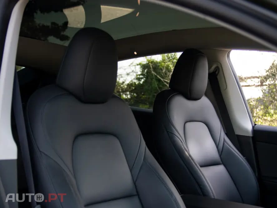 Tesla Model Y RWD — fotografia 69