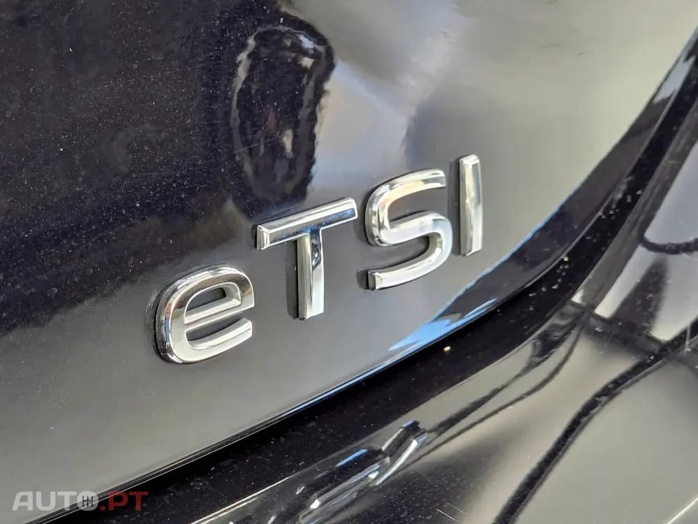 Volkswagen Golf Variant 1.0 eTSI OPF DSG Life — fotografia 13