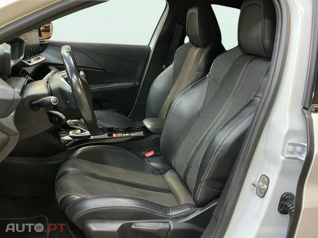 Peugeot E-208 50 KWh GT