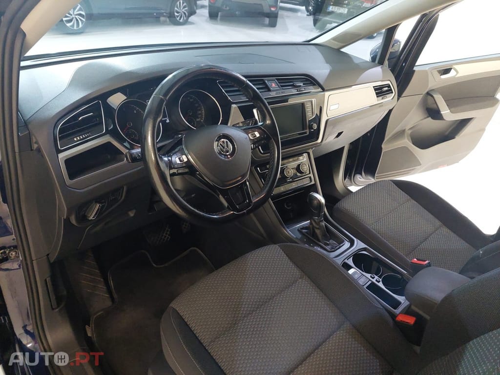 Volkswagen Touran 1.6 TDI Confortline DSG