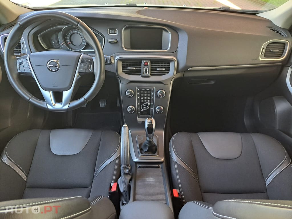 Volvo V40 2.0 D2 Momentum Eco