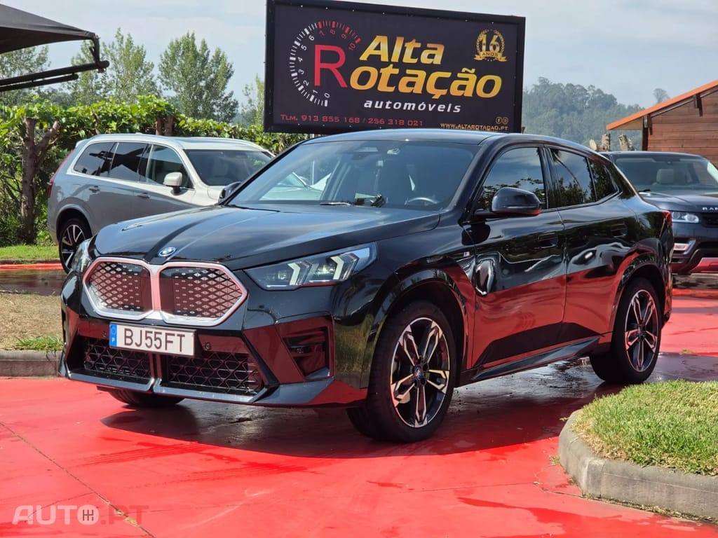 BMW iX2 eDrive20 Pack Desportivo M