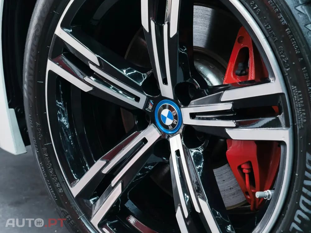 BMW 330 e Pack Desportivo M Pro Auto