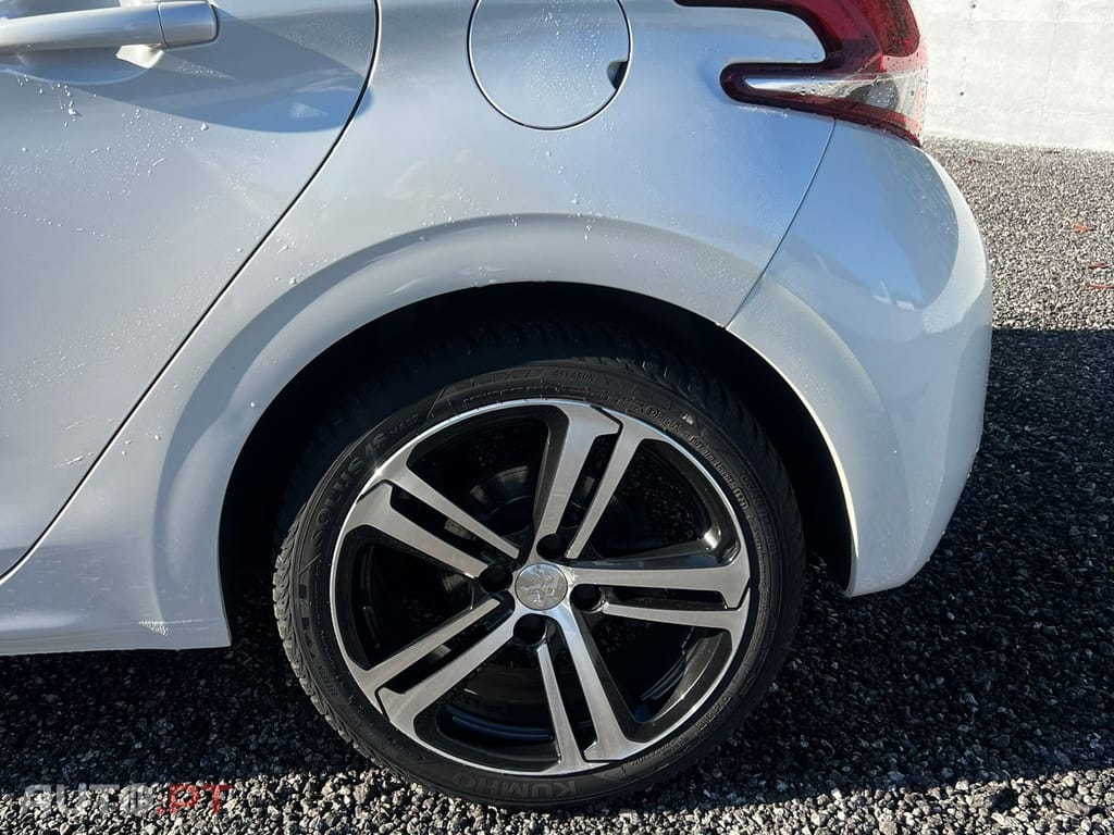 Peugeot 208 1.2 PureTech GT Line