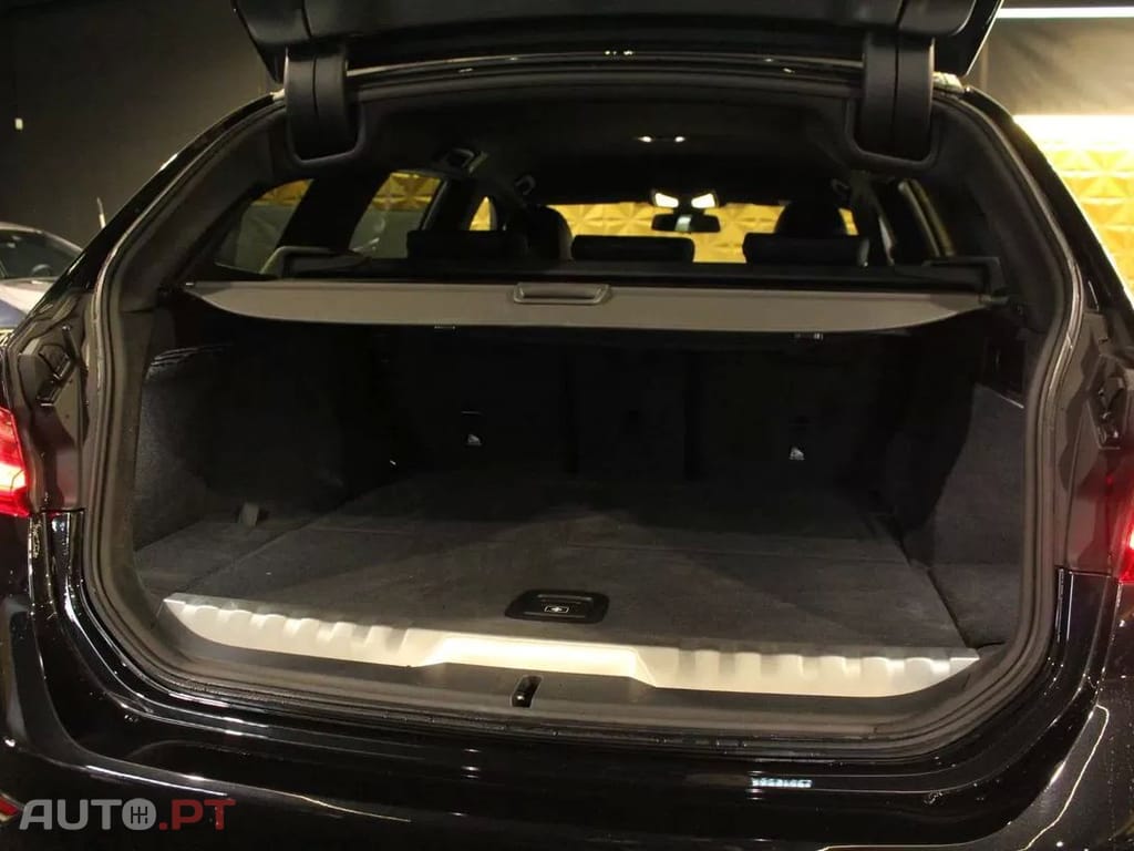 BMW 320 e Line Sport Auto