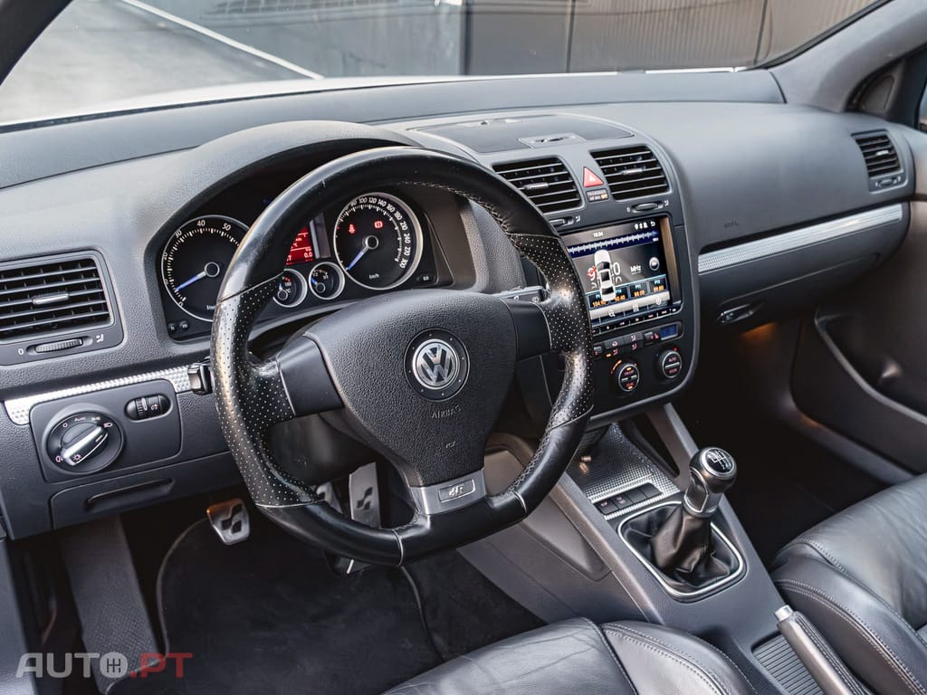Volkswagen Golf 3.2 R32 4Motion