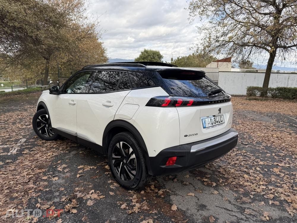 Peugeot E-2008 50 kWh GT Pack