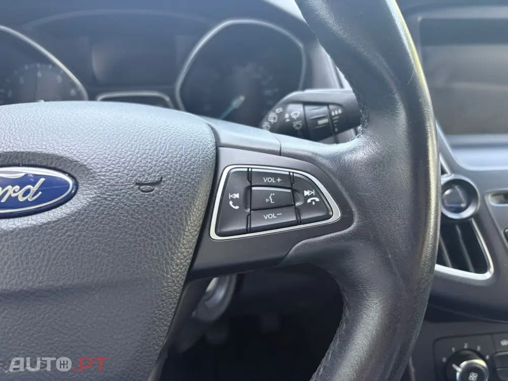 Ford Focus 1.0 EcoBoost S&S COOL&CONNECT DESIGN