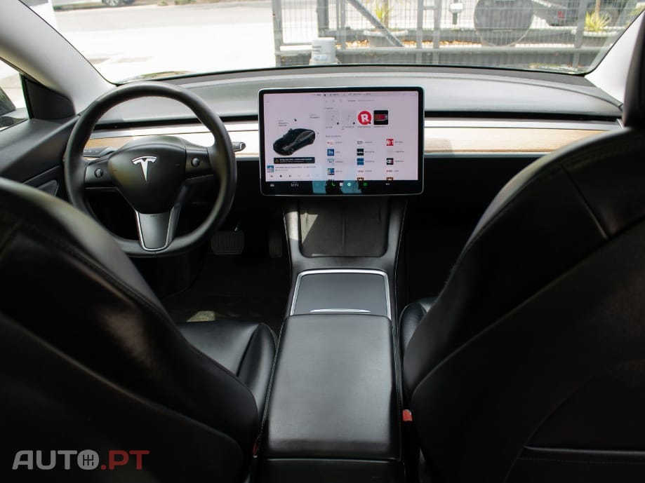 Tesla Model 3 Standard Range Plus RWD
