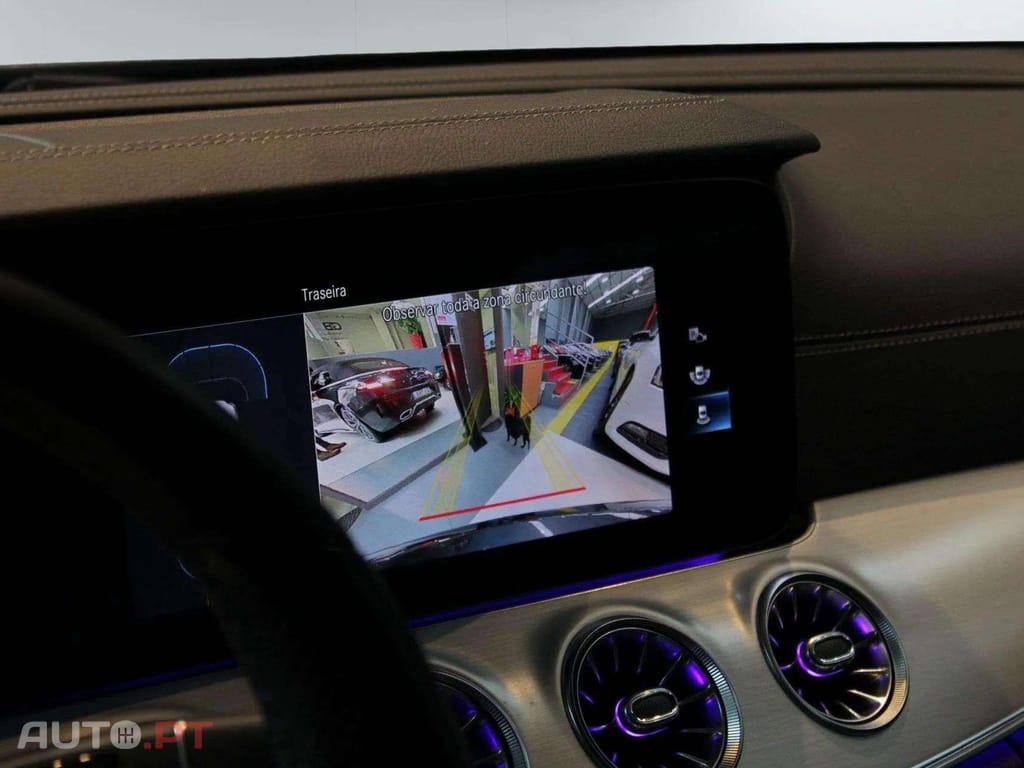 Mercedes-Benz E 220 AMG LINE