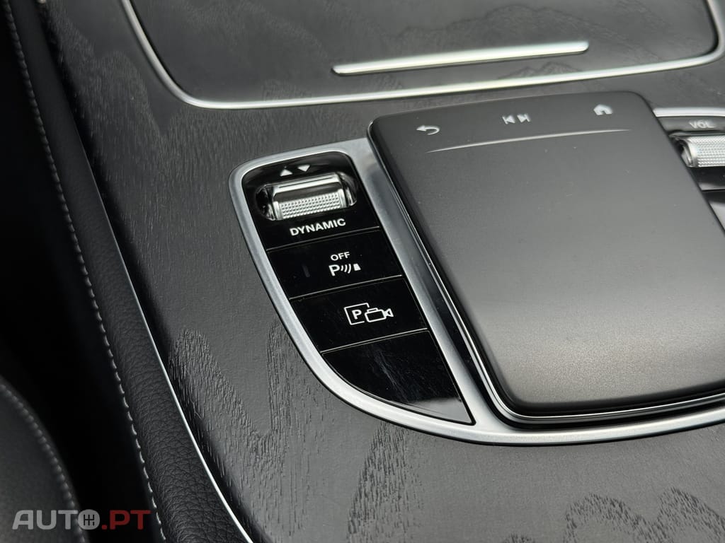 Mercedes-Benz E 300 e AMG Line