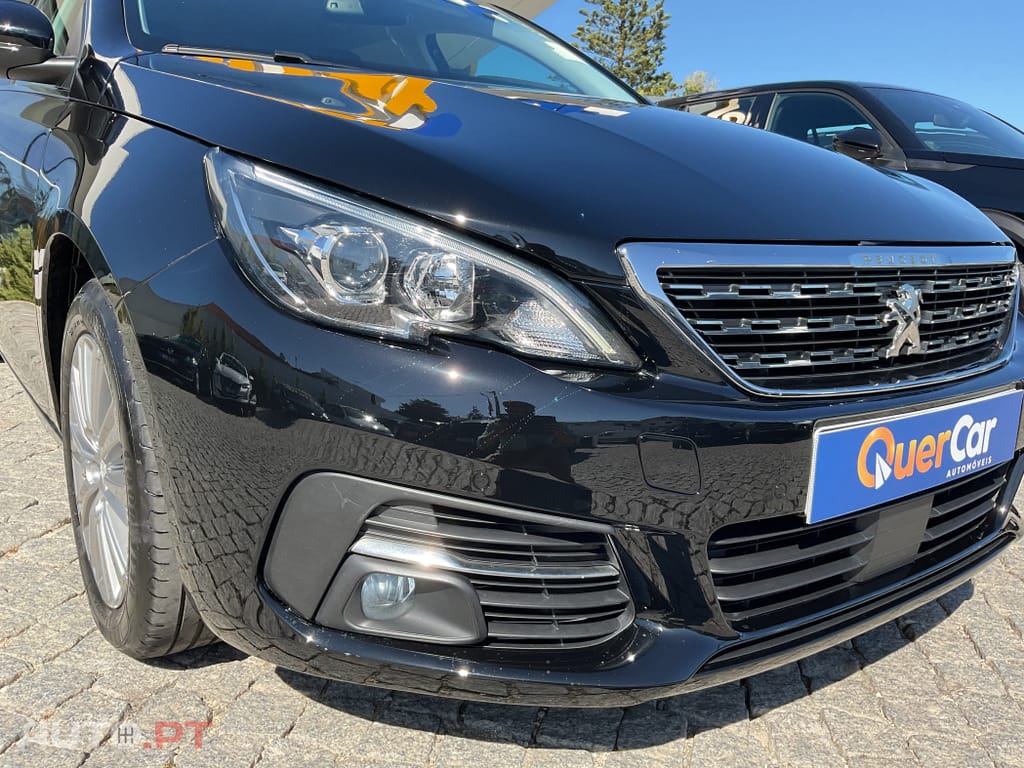 Peugeot 308 1.2 PureTech Allure EAT8