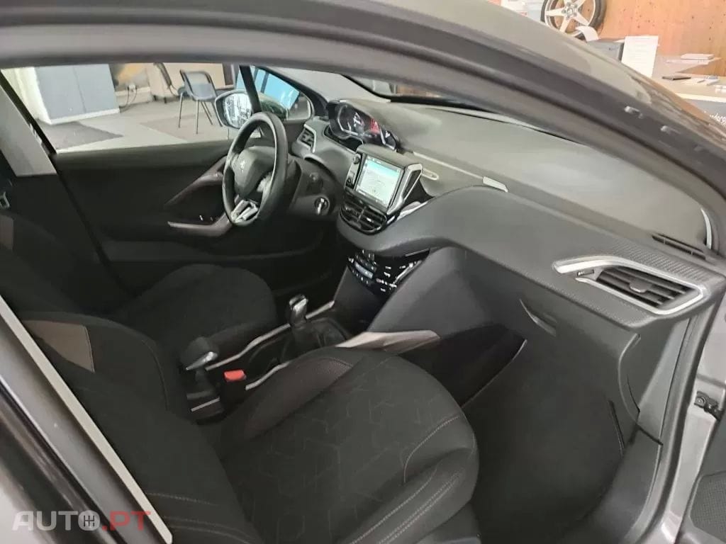 Peugeot 2008 1.6 e-HDi Active