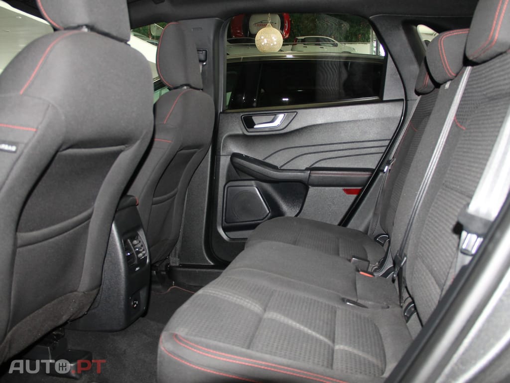 Ford Kuga 1.5 TDCi EcoBlue St-Line
