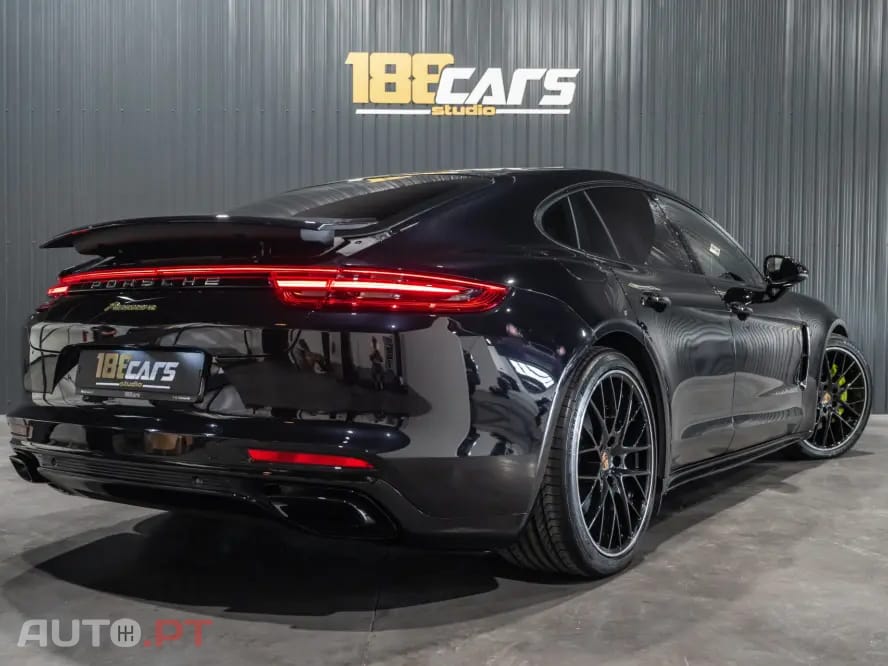 Porsche Panamera 4 E-Hybrid Platinum Edition