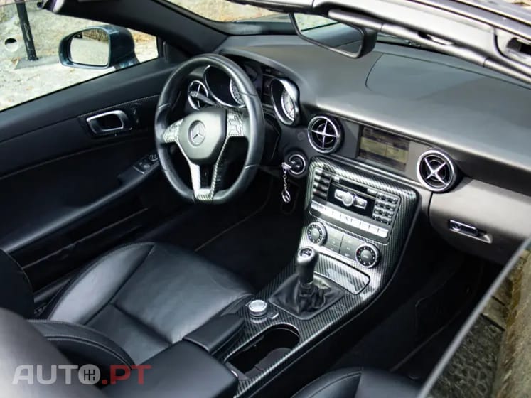 Mercedes-Benz SLK 200 Outro